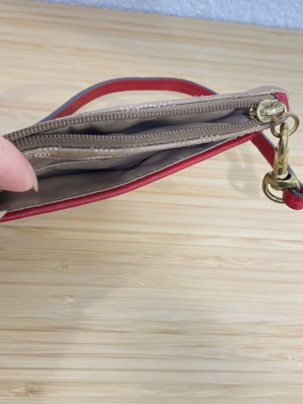 Coach Tan Dotted Op Art Wristlet with Red Leather Trim - Y2K Vintage - Picture 9 of 9